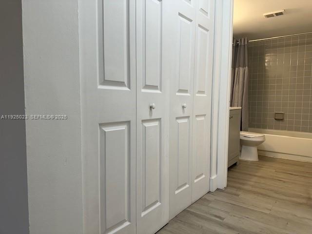 640 South Park Road, Unit 264 Hollywood, FL 33021 - Photo 4 of 14 a bathroom with a toilet and a shower