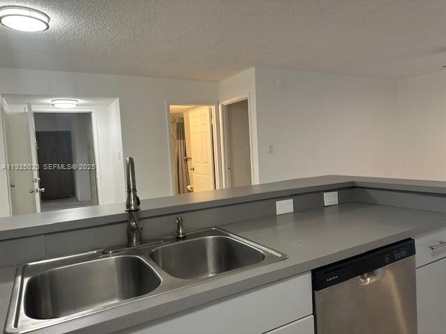 640 South Park Road, Unit 264 Hollywood, FL 33021 - Photo 10 of 14 a close view of sink and tap