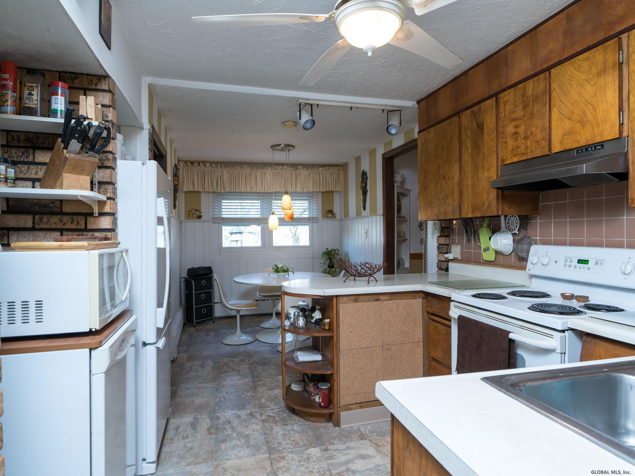 26 Parker Road Bethlehem, NY 12158 - Photo 14 of 38 Photo 14