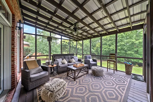 $619,000 | 305 Lincoln Way, Hopkinsville, KY 42240