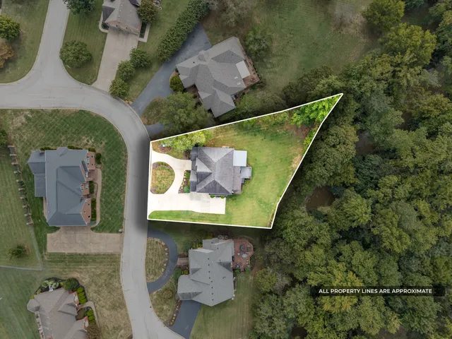 $619,000 | 305 Lincoln Way, Hopkinsville, KY 42240