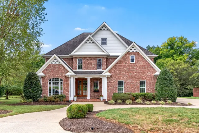 $619,000 | 305 Lincoln Way, Hopkinsville, KY 42240