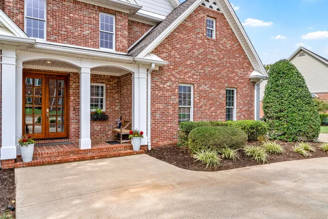 $619,000 | 305 Lincoln Way, Hopkinsville, KY 42240