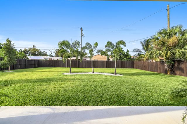 $679,900 | 229 Cypress Drive, Lake Park, FL 33403