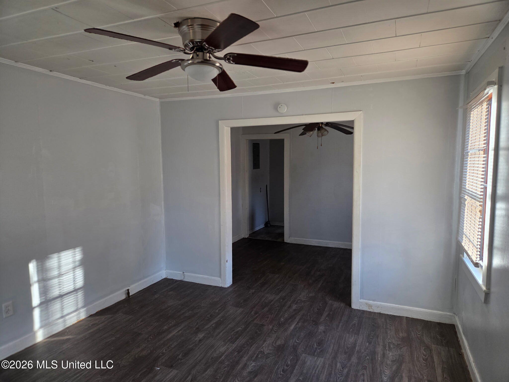 1317 Collier Avenue Jackson, MS 39213 - Photo 3 of 5 LIVINGROOM2