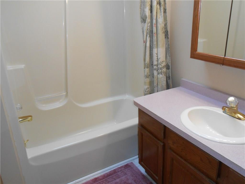 1084 Kingsgate Road Springfield, OH 45503 - Photo 27 of 44