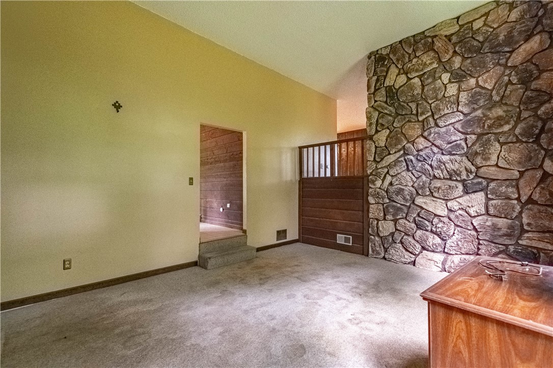 1956 Highlawn Road Decatur, IL 62521 - Photo 5 of 33