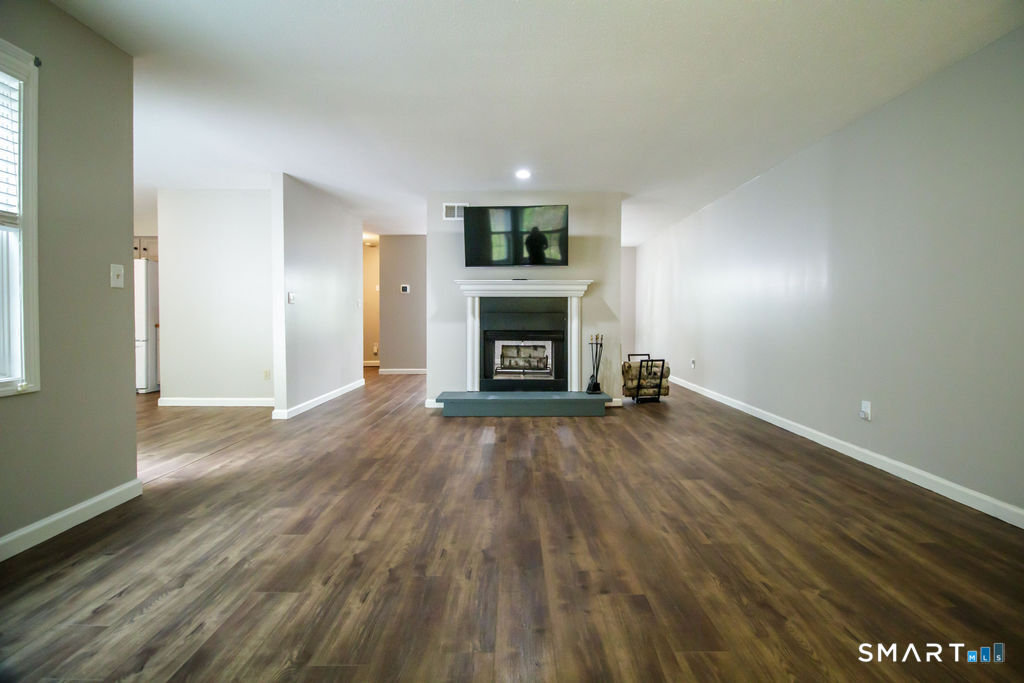 402 Larkspur Farm Road, Unit 34 Torrington, CT 06790 - Photo 6 of 31