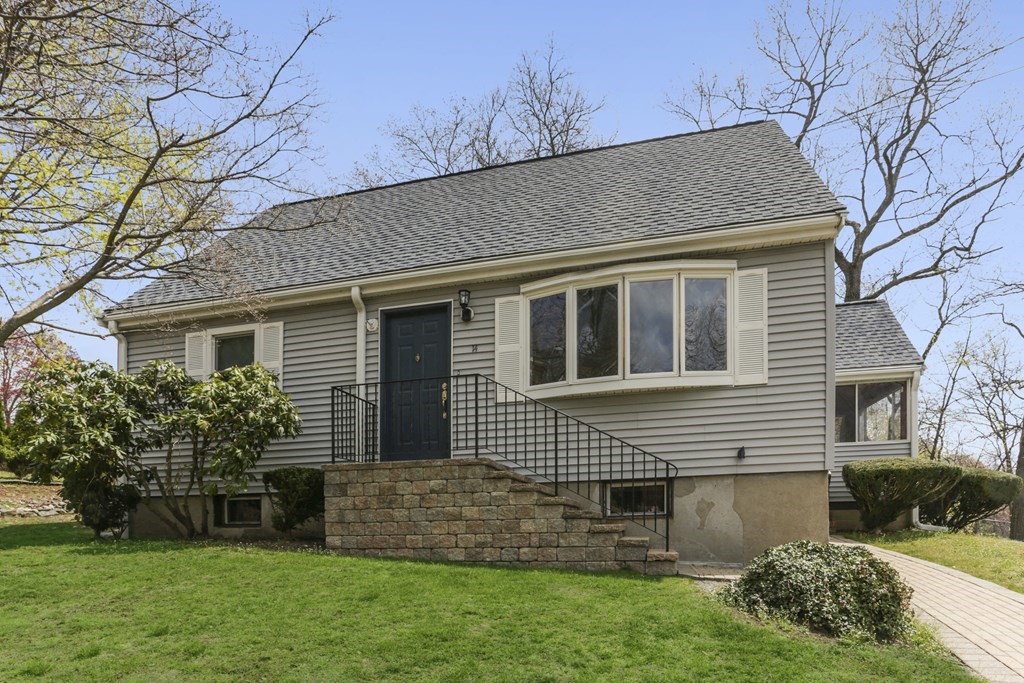 14 Oak Road Waltham, MA 02451 - Photo 1 of 23