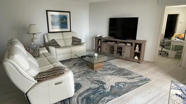 $2,600 | 2800 North Ocean Drive, Unit A6A, Riviera Beach, FL 33404