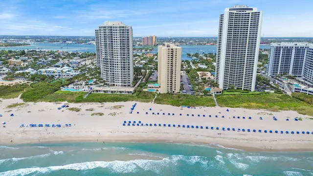 $2,600 | 2800 North Ocean Drive, Unit A6A, Riviera Beach, FL 33404