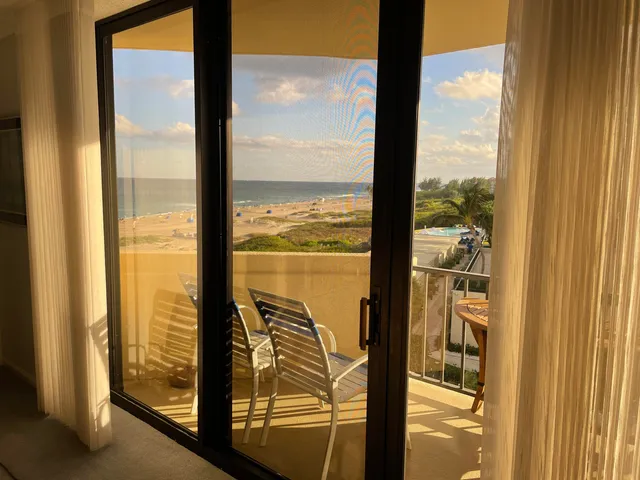 $2,600 | 2800 North Ocean Drive, Unit A6A, Riviera Beach, FL 33404