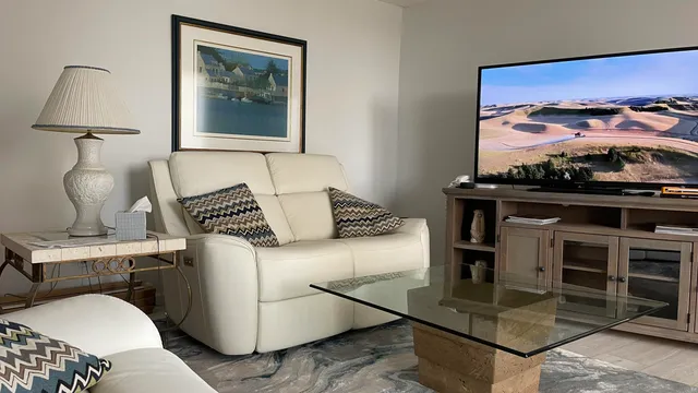 $2,600 | 2800 North Ocean Drive, Unit A6A, Riviera Beach, FL 33404