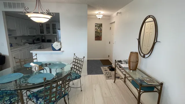 $2,600 | 2800 North Ocean Drive, Unit A6A, Riviera Beach, FL 33404