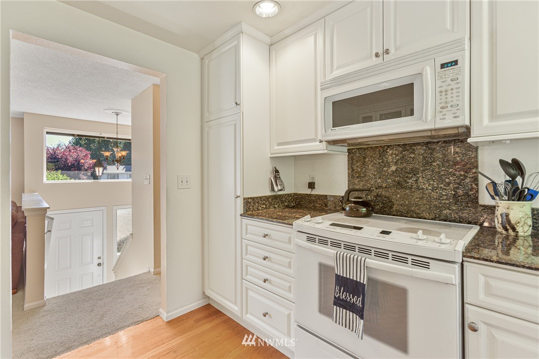 1921 172nd Place Southeast Bothell, WA 98012 - Photo 6 of 24 Gallery Image 6