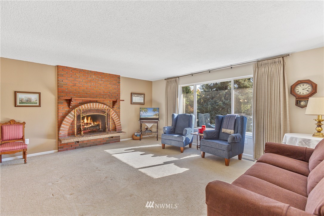 1921 172nd Place Southeast Bothell, WA 98012 - Photo 7 of 24 Gallery Image 7