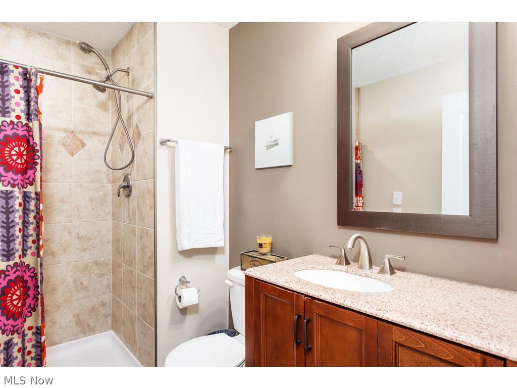 2447 Martin Road Akron, OH 44333 - Photo 11 of 29 Gallery Image 11
