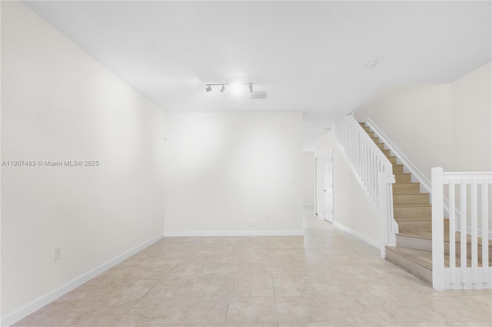 15081 Southwest 113th Terrace Miami, FL 33196 - Photo 5 of 40