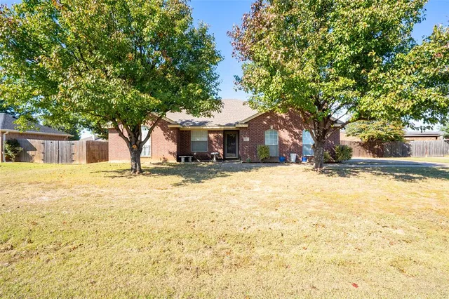 $329,900 | 2924 Meandering Way, Granbury, TX 76049