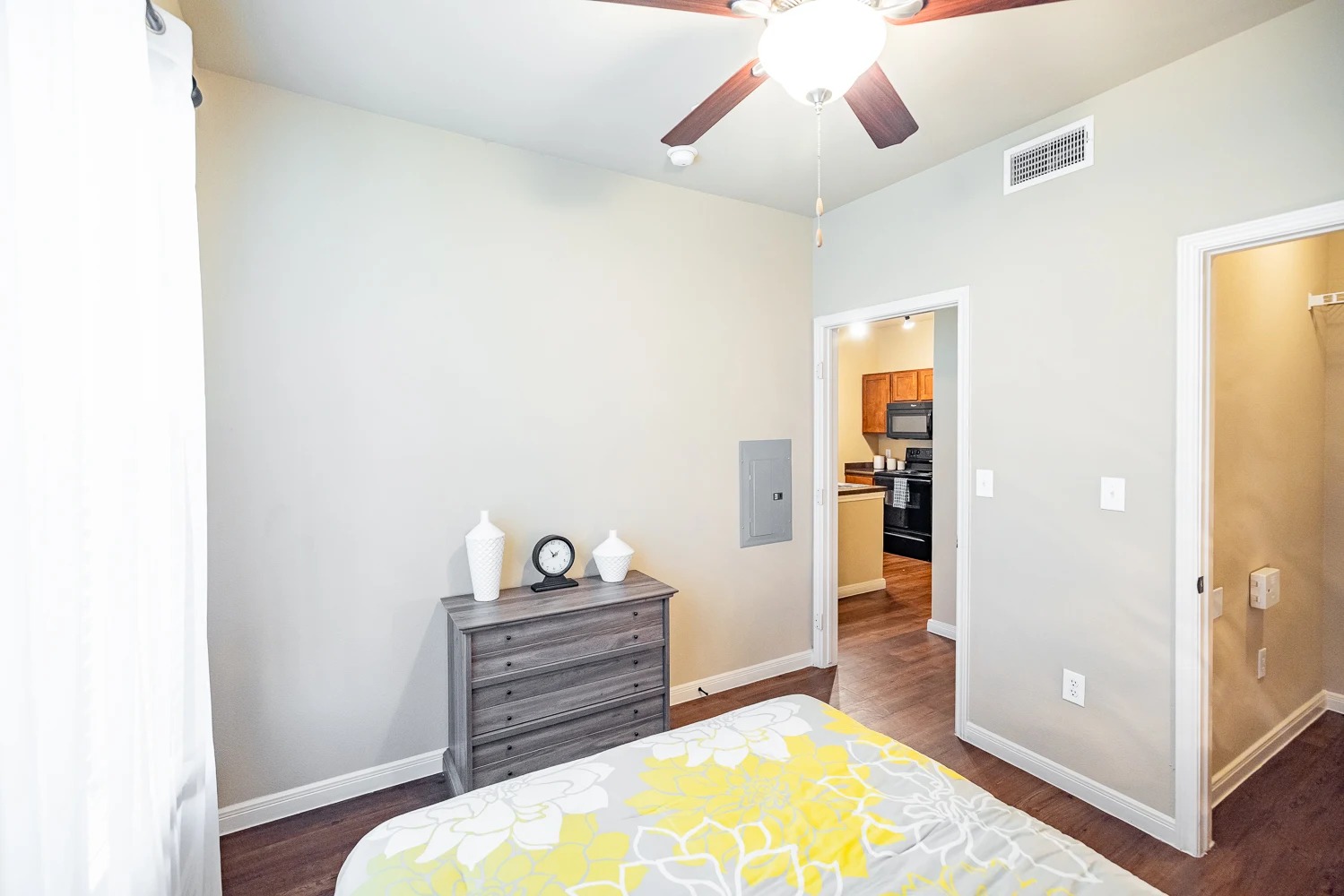 701 Center Ridge Drive, Unit 321 Austin, TX 78753 - Photo 8 of 20 $99 app/admin special! *on San Jacinto and Pennybacker floorplans.