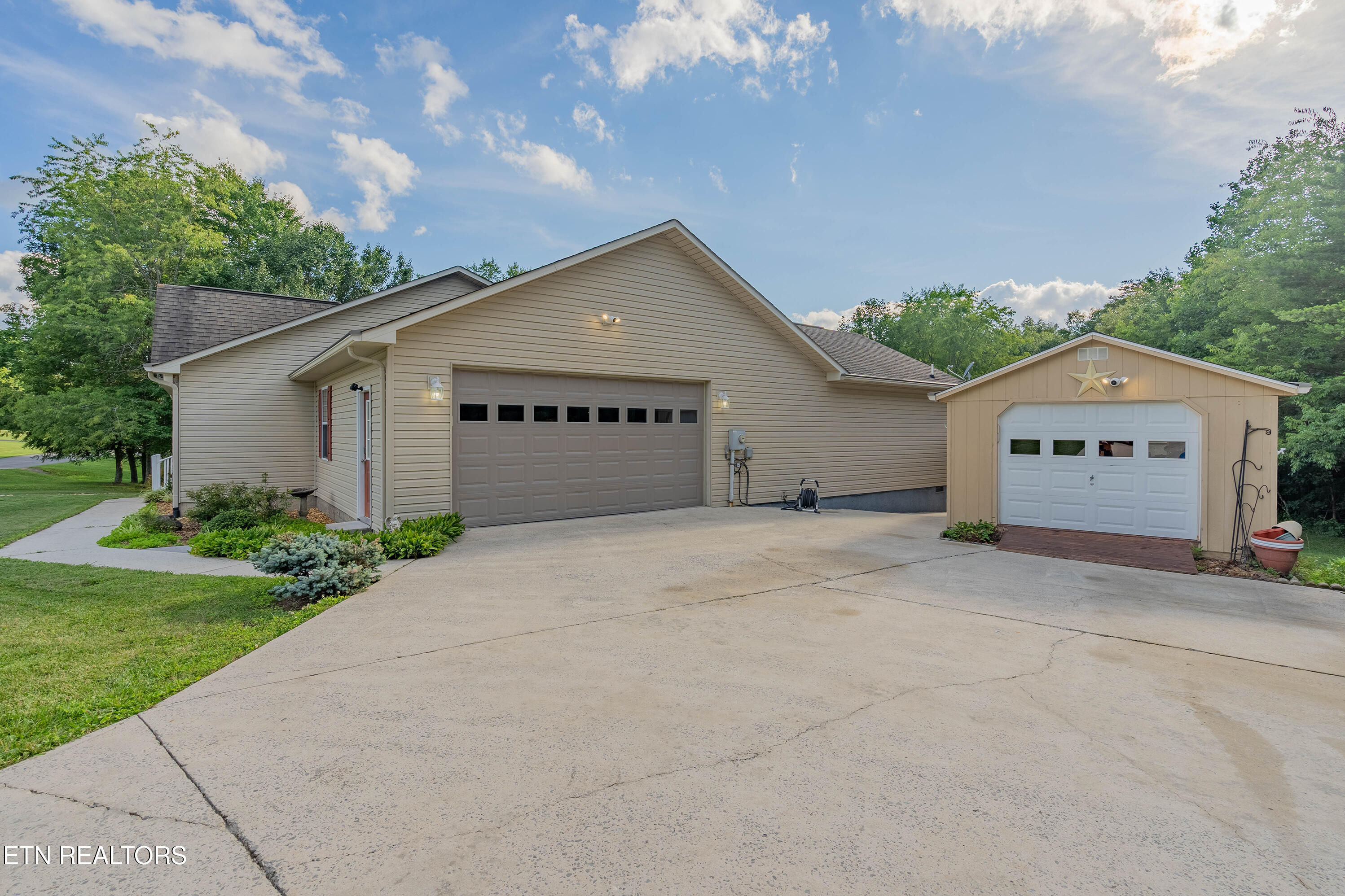 542 Sunset Ridge Drive Crossville, TN 38571 - Photo 30 of 35 s43
