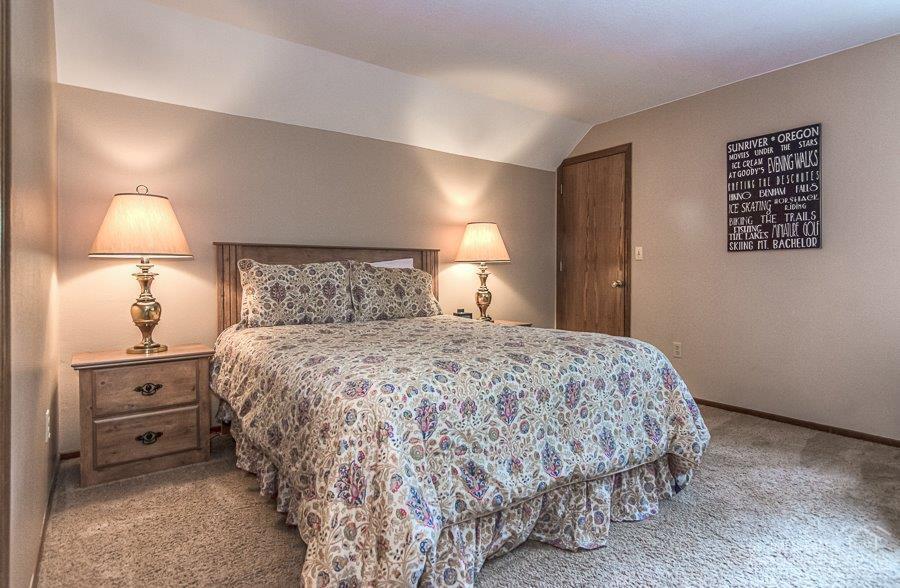 18138 Modoc Lane Sunriver, OR 97707 - Photo 20 of 25 The third Guest Suite is comfortably siz