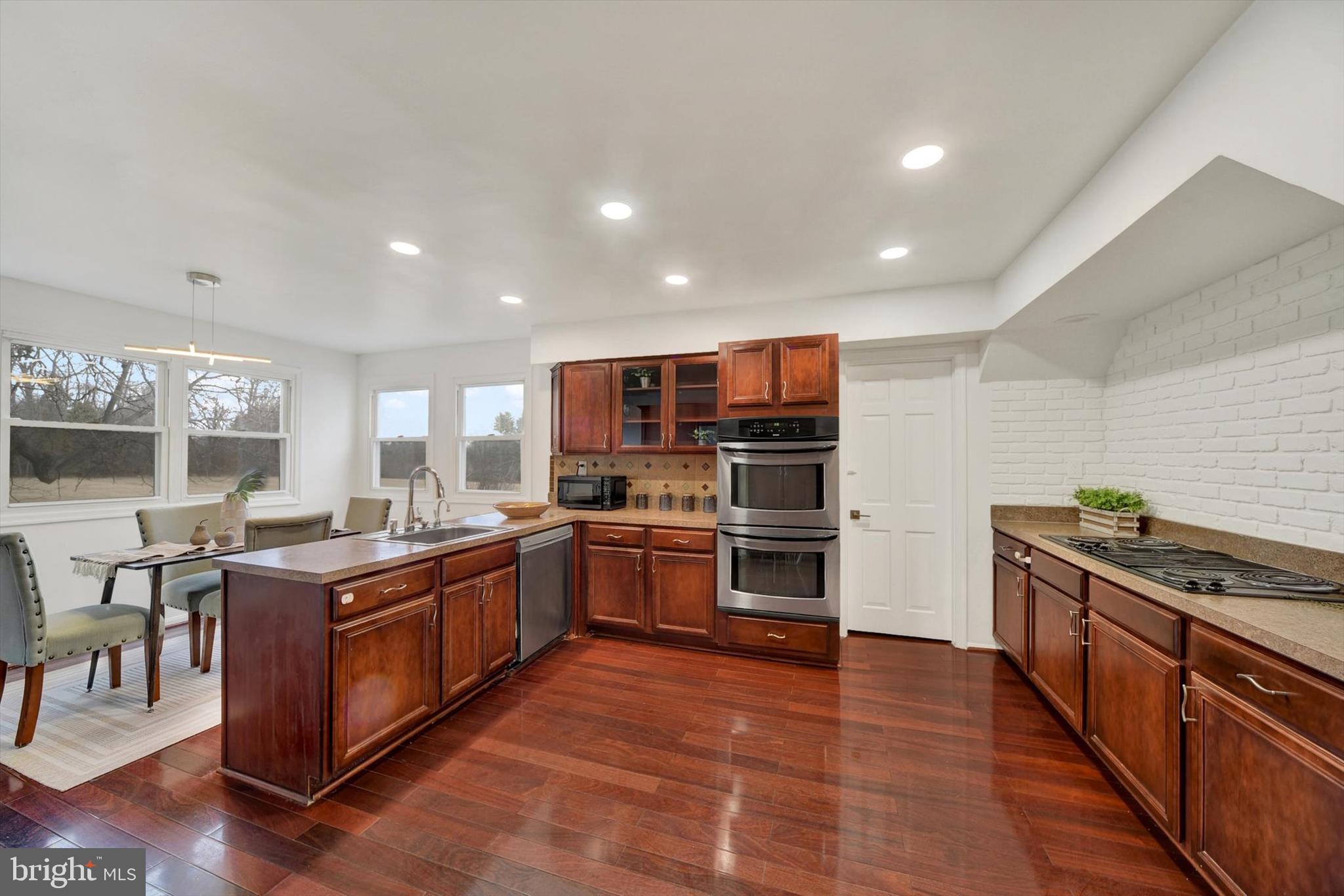 2516 Baublitz Road Reisterstown, MD 21136 - Photo 11 of 45 Abundant cabinet storage