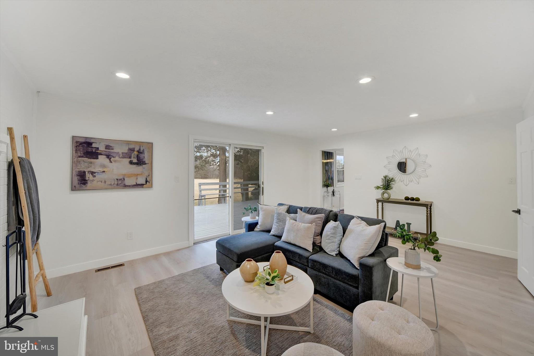 2516 Baublitz Road Reisterstown, MD 21136 - Photo 15 of 45 Family room w sliding doors to backyard