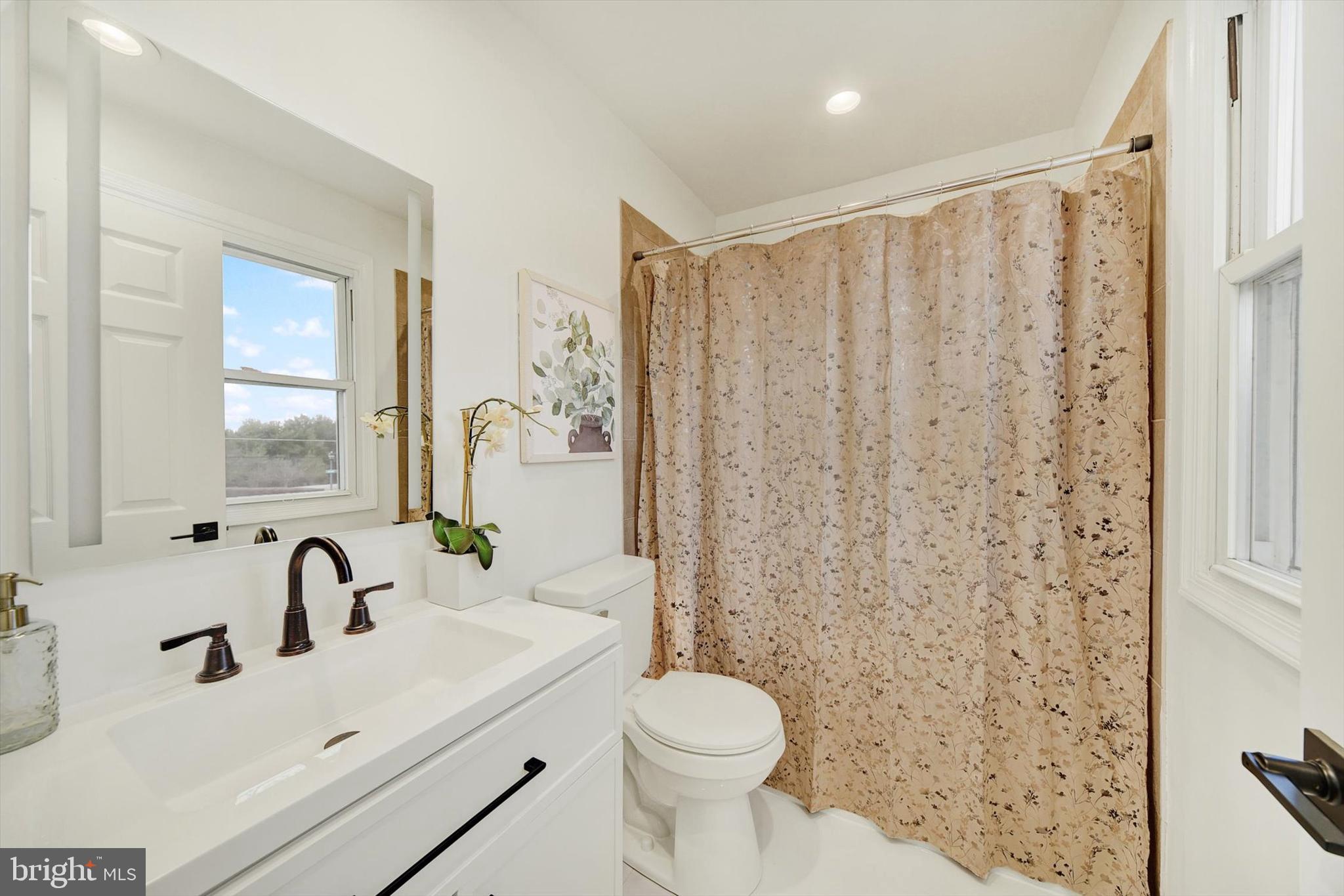 2516 Baublitz Road Reisterstown, MD 21136 - Photo 25 of 45 Primary bathroom