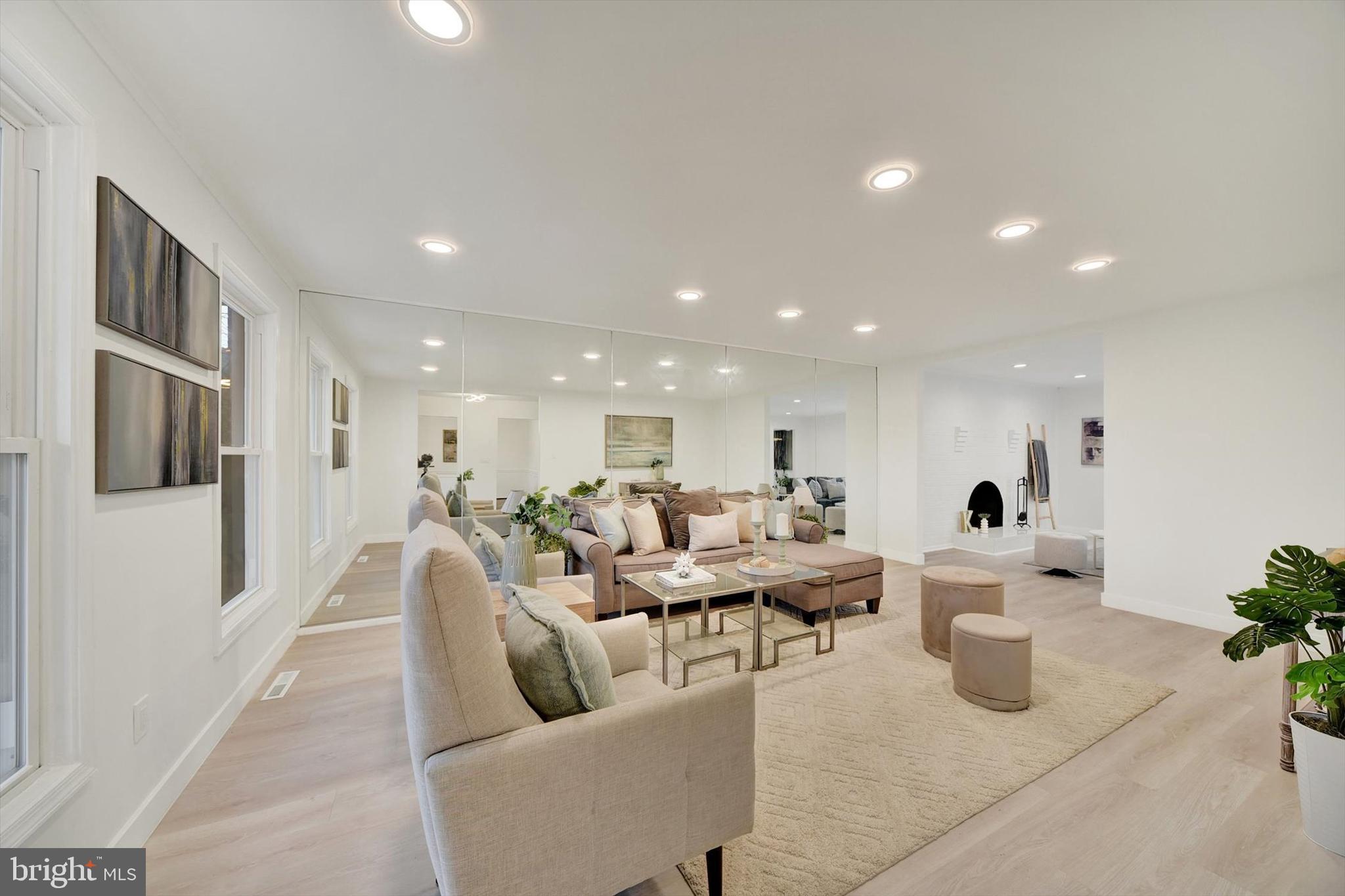 2516 Baublitz Road Reisterstown, MD 21136 - Photo 6 of 45 Formal living area