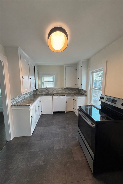 7 Atlantic Street, Unit 3 Lynn, MA 01902 - Photo 2 of 11