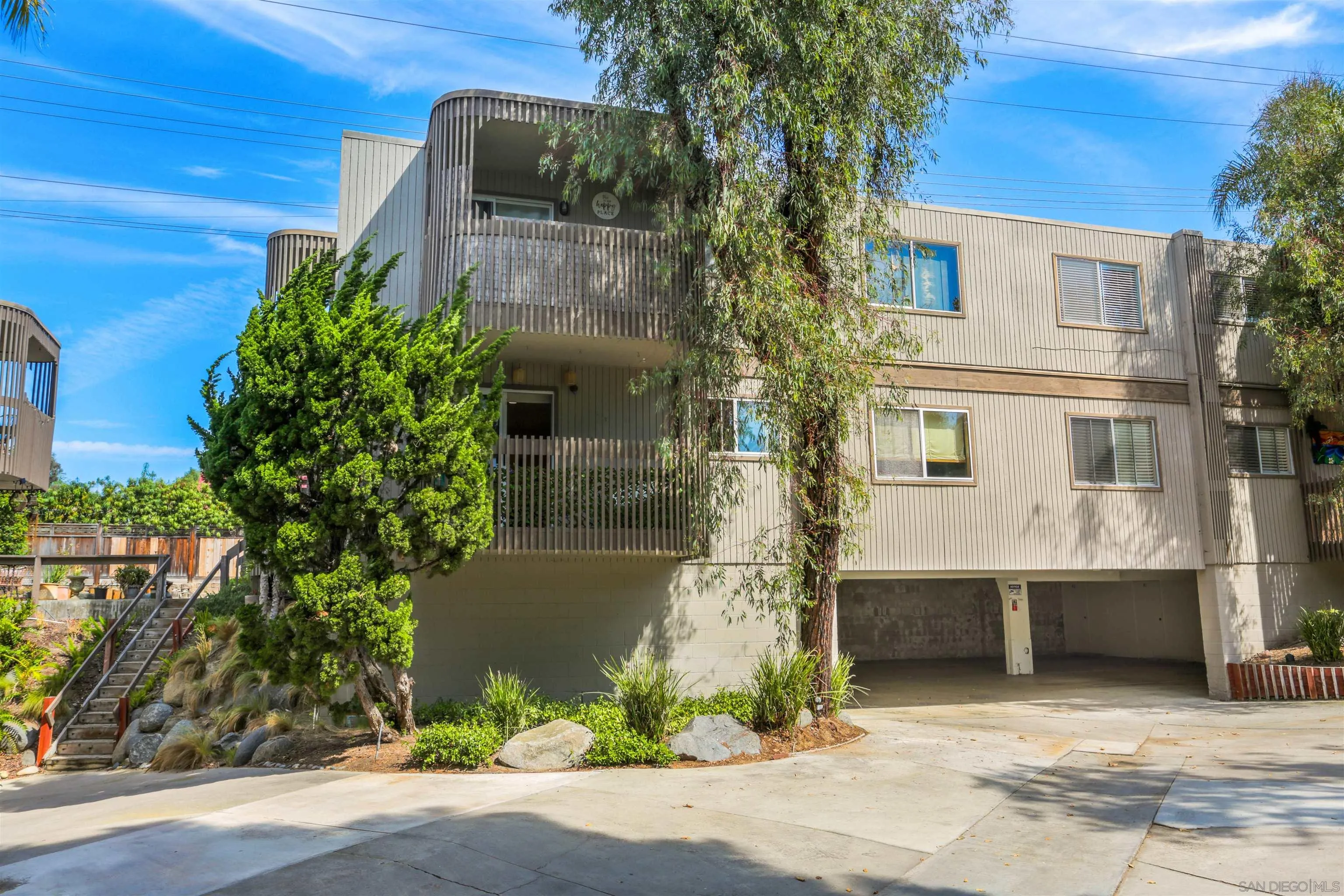 155 Rosebay Drive, Unit 37 Encinitas, CA 92024 - Photo 3 of 34