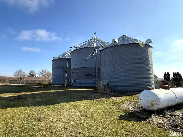 $329,900 | 2832 Highway 17, Galva, IL 61434