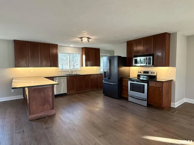 $329,900 | 2832 Highway 17, Galva, IL 61434