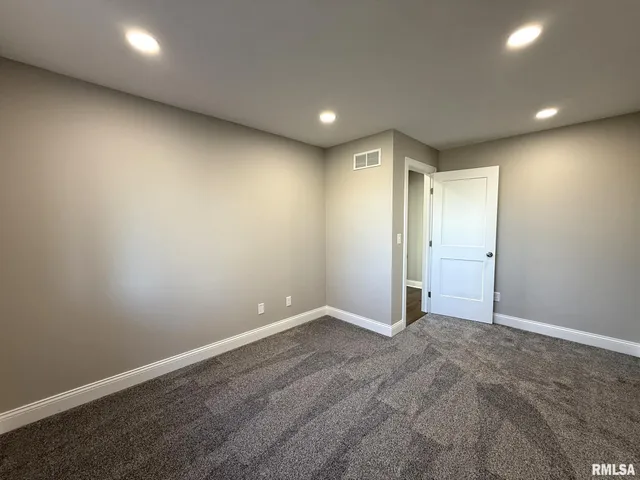 $329,900 | 2832 Highway 17, Galva, IL 61434