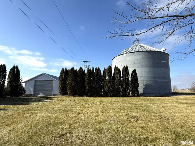 $329,900 | 2832 Highway 17, Galva, IL 61434