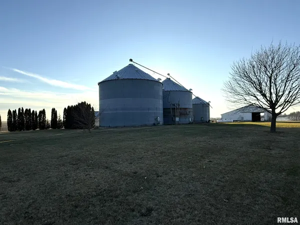 $329,900 | 2832 Highway 17, Galva, IL 61434