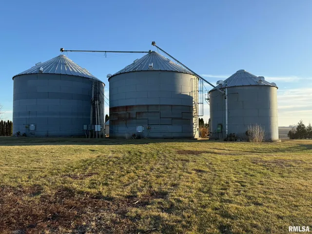 $329,900 | 2832 Highway 17, Galva, IL 61434