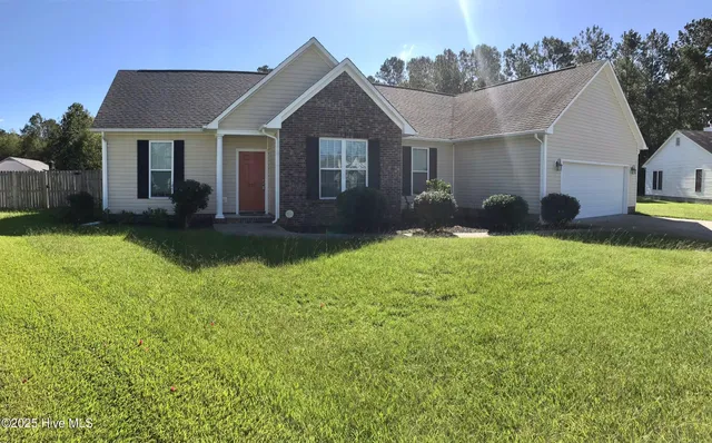 $1,550 | 222 Stone Point Lane, Jacksonville, NC 28540