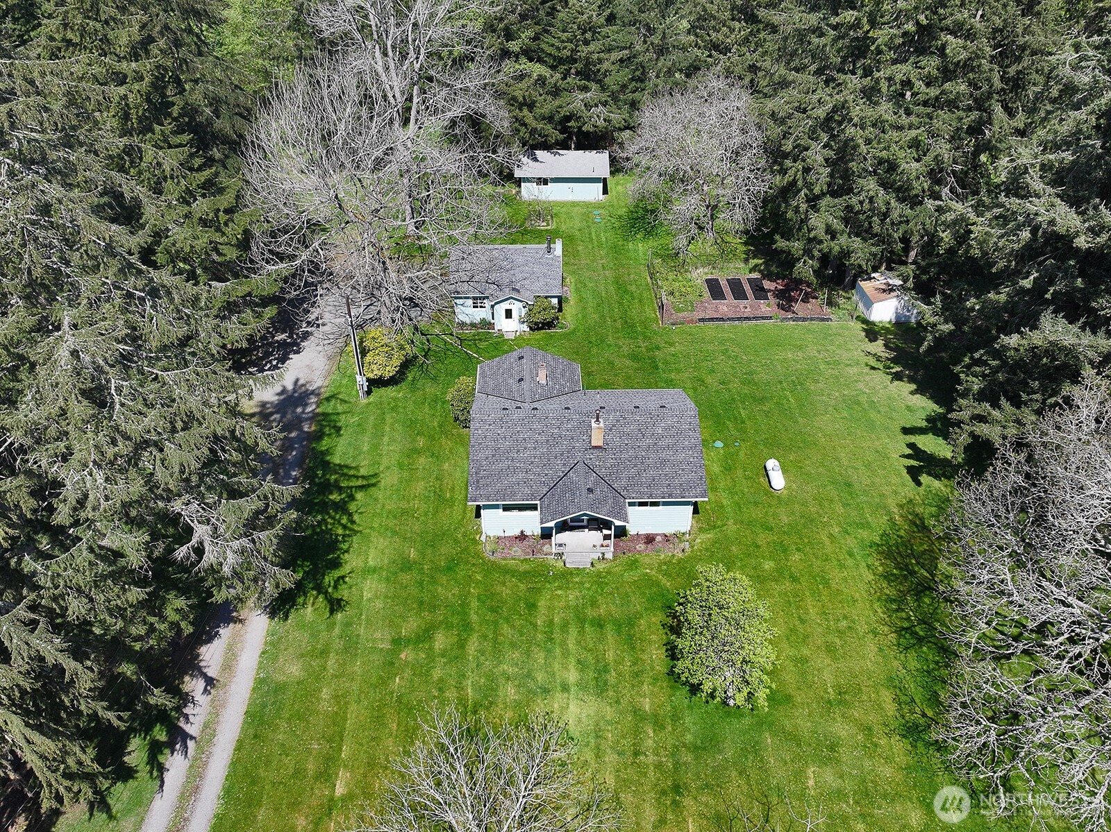 397 Lagoon Point Road Greenbank, WA 98253 - Photo 2 of 38