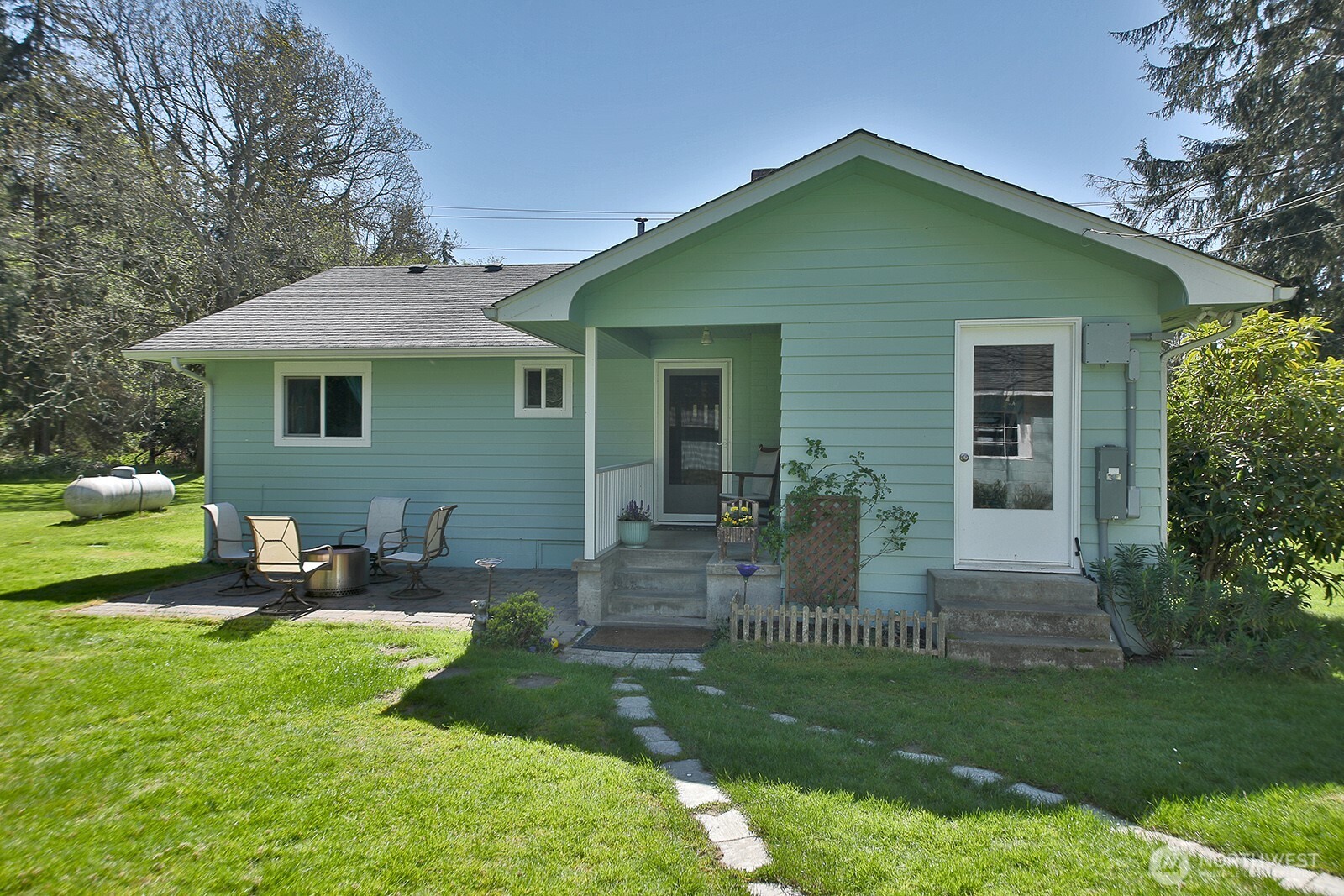 397 Lagoon Point Road Greenbank, WA 98253 - Photo 3 of 38