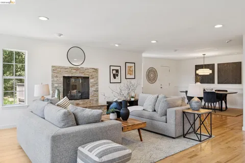 $995,000 | 2170 Arrowhead Drive, Oakland, CA 94611