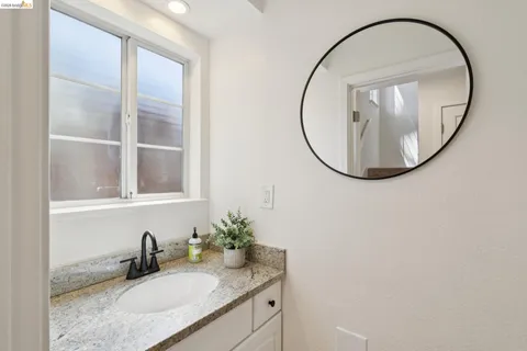 $995,000 | 2170 Arrowhead Drive, Oakland, CA 94611