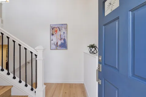 $995,000 | 2170 Arrowhead Drive, Oakland, CA 94611