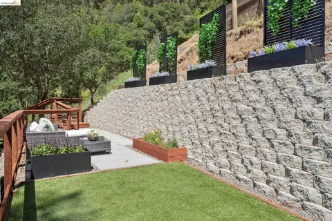 $995,000 | 2170 Arrowhead Drive, Oakland, CA 94611