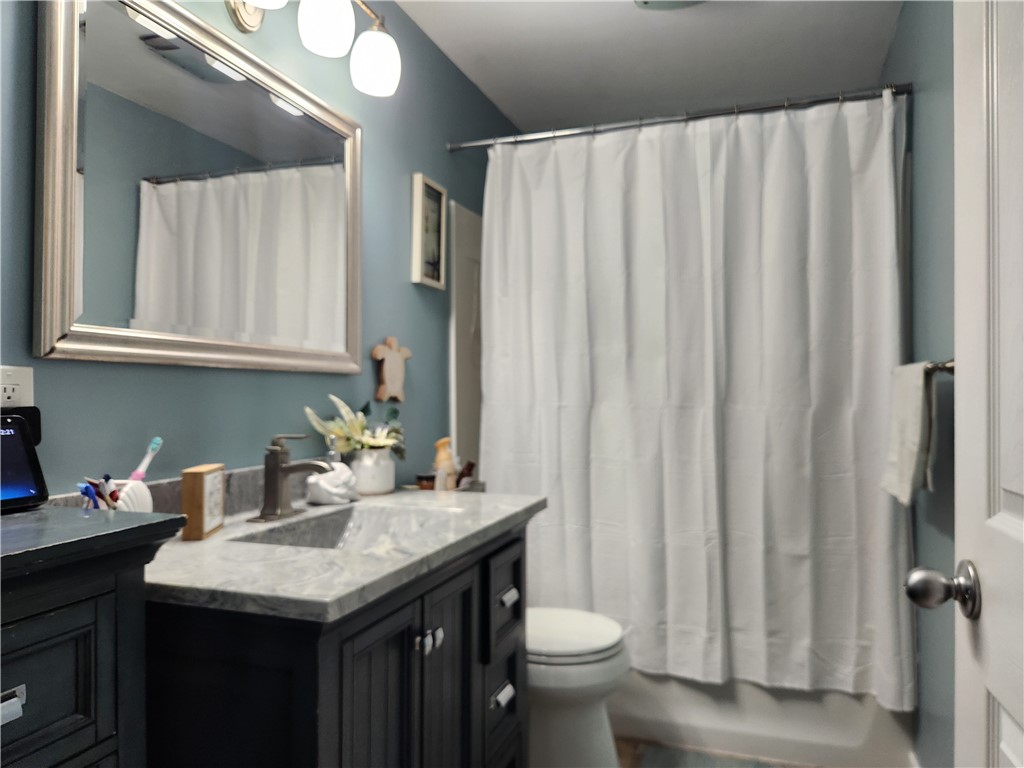 203 Wall Street Findlay, IL 62534 - Photo 21 of 29