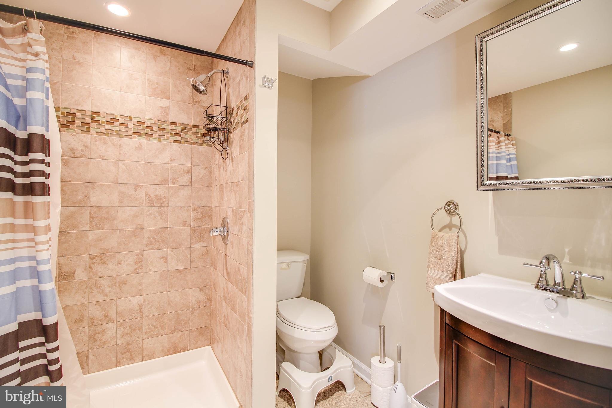 708 Dorchester Road Baltimore, MD 21229 - Photo 32 of 50 lower level full bath