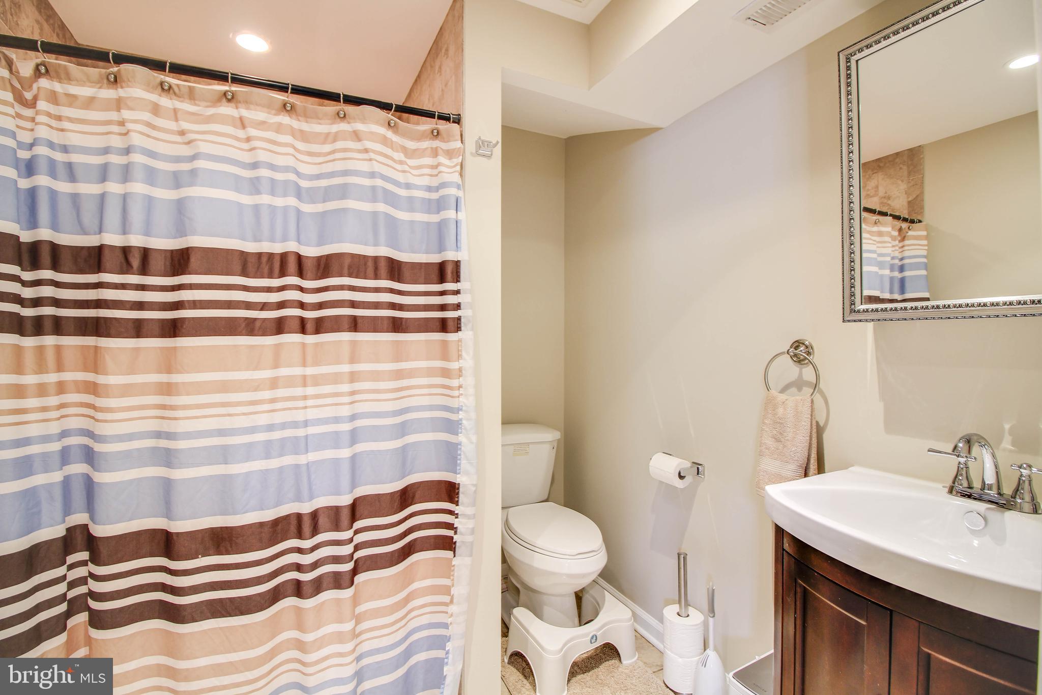 708 Dorchester Road Baltimore, MD 21229 - Photo 33 of 50 Full bath lower level