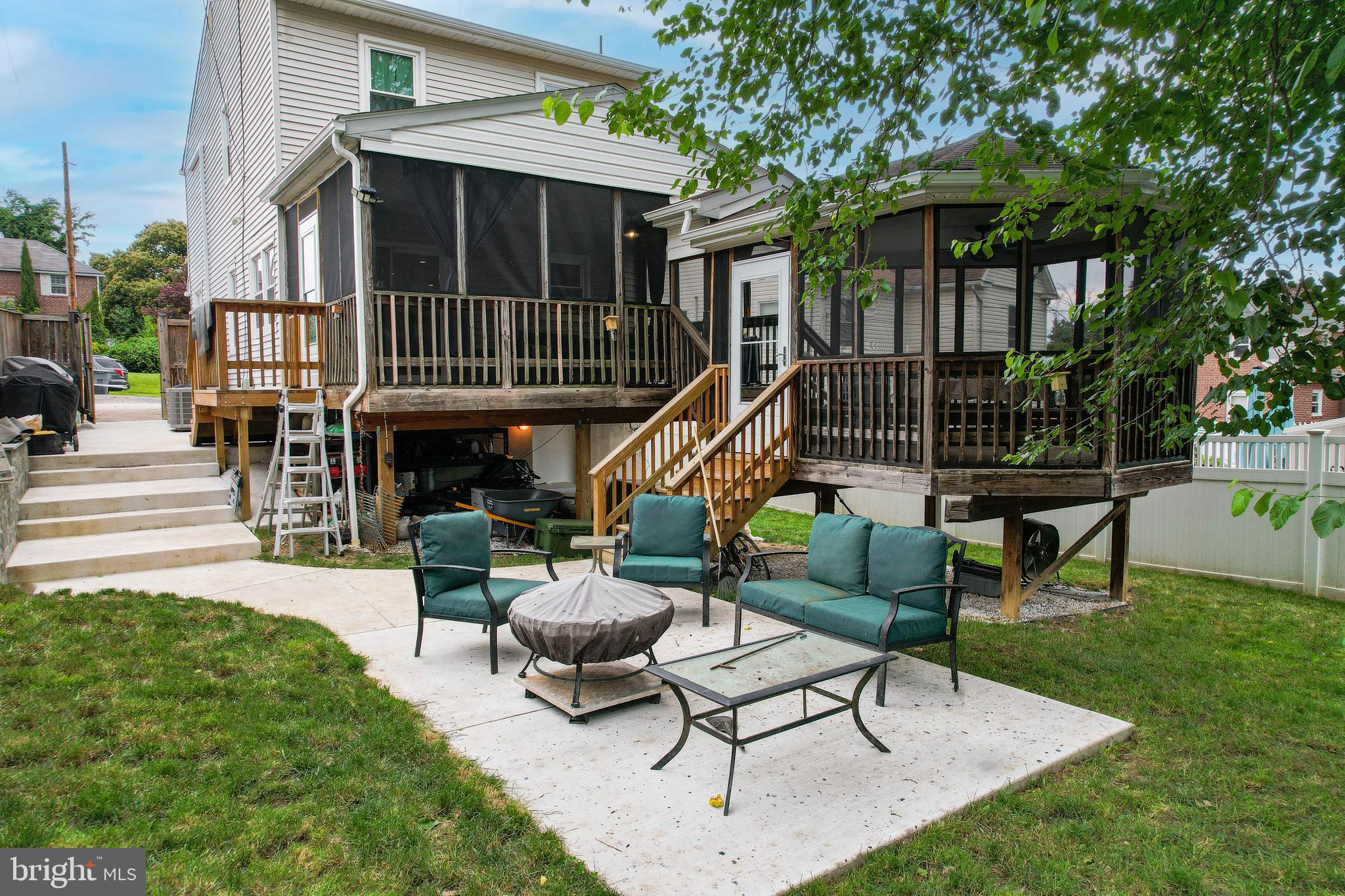 708 Dorchester Road Baltimore, MD 21229 - Photo 39 of 50 patio out back