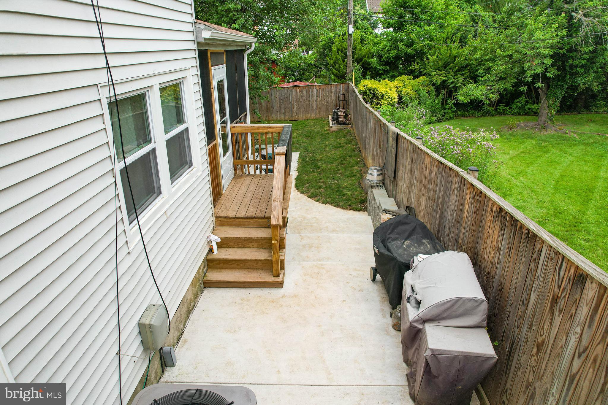 708 Dorchester Road Baltimore, MD 21229 - Photo 43 of 50 side entrance with walkway